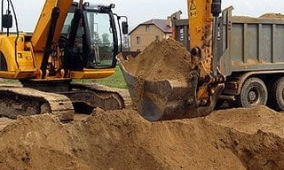 Выкопать яму экскаватором в Усть-Джегуте от 920 руб. - 2Землекопа-Стд